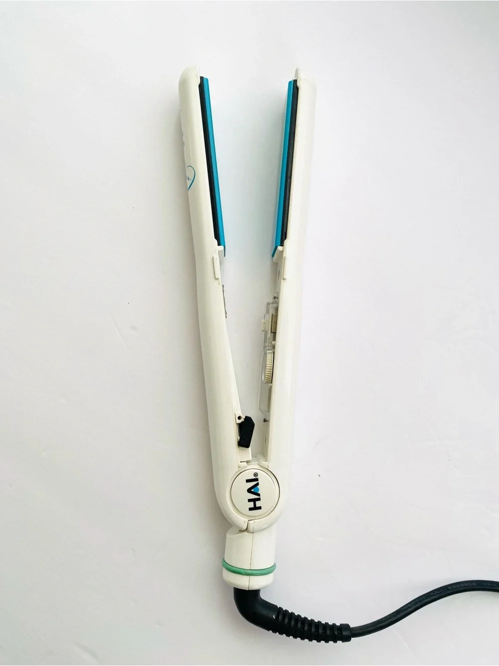 Hai Hot Tunes MP3 Nano Player 1 Inch Ceramic Straightener Hair Styling Flat Iron